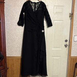 Chic Black Lace Long Sleeve Dress